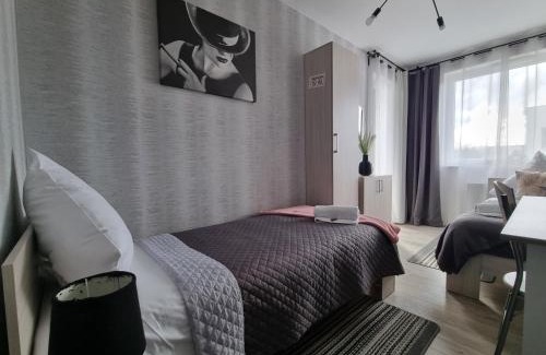 Baluty Apartment | Stylish Q Apart META: Family-Friendly with Netflix & Parking