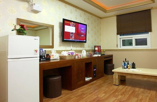Yongin Hotel | Budget-Friendly Q Hotel: Family and Accessibility Features