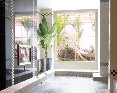 Tucheng Hotel | Discover Q Motel: Pool, Spa & Family-Friendly Retreat