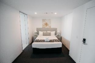 Surfers Paradise Resort | Experience Q1 Resort & Spa: 5-Star Oceanfront Retreat