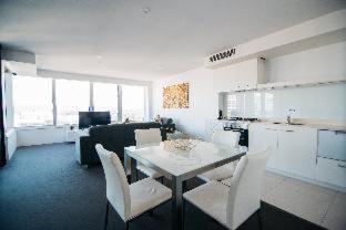 Surfers Paradise Resort | Experience Q1 Resort & Spa: 5-Star Oceanfront Retreat