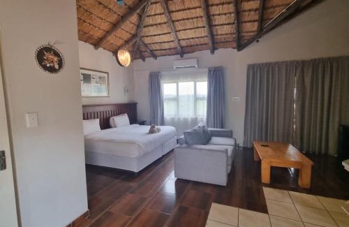 Nongoma House | Oceanfront Comfort at Qabuleka BnB - 4 Star Stay Awaits