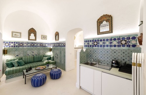 Capri Apartment | Elegant Qasar Suite in Capri's Piazzetta - Guest Rated 9.8