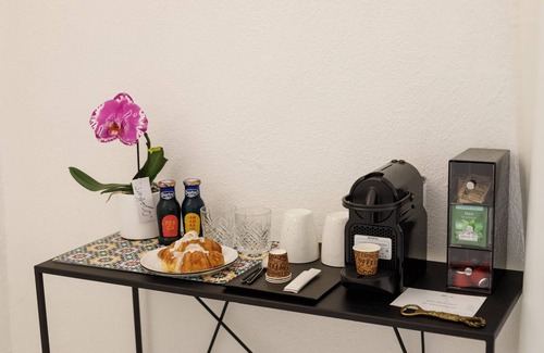 Capri Apartment | Elegant Qasar Suite in Capri's Piazzetta - Guest Rated 9.8