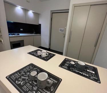 Cosenza Apartment | Exceptional Qatar Apartment: Pet-Friendly & Child-Friendly Stay