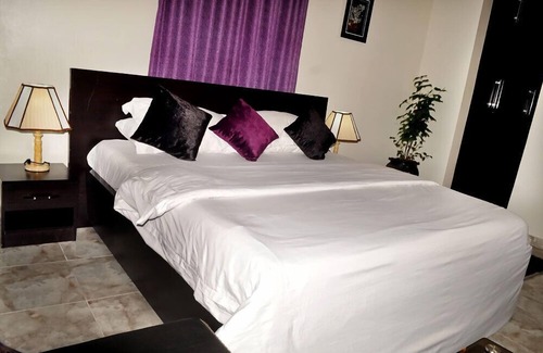 Jos Hotel | Inviting Qeesh Quintessential Apartments with Family Amenities