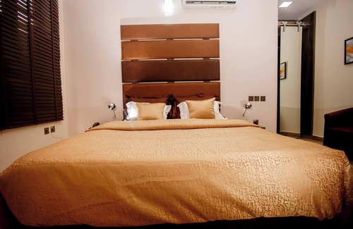 Jos Hotel | Inviting Qeesh Quintessential Apartments with Family Amenities