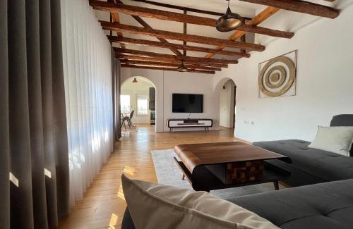 Matiçan Apartment | Comfortable Qendresa Apartments: Pet-Friendly & Family-Oriented