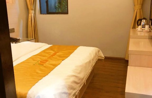 Longhua District Hotel | Convenient Qi Cheng Hotel near Shenzhen North Railway Station