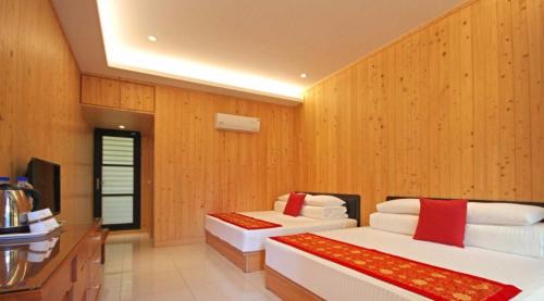Lugu House | Family-Friendly Qian's Garden Inn with Kitchen & Accessibility