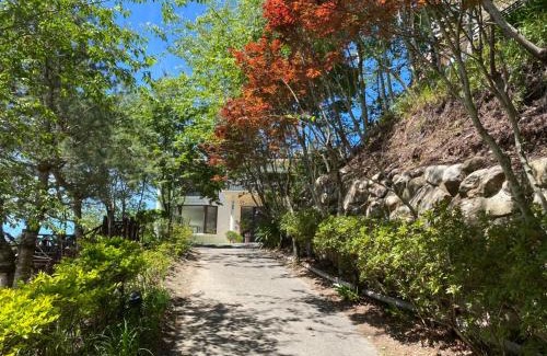 Ren'ai House | Pet-Friendly Getaway at Qingjing Baiyun Resort