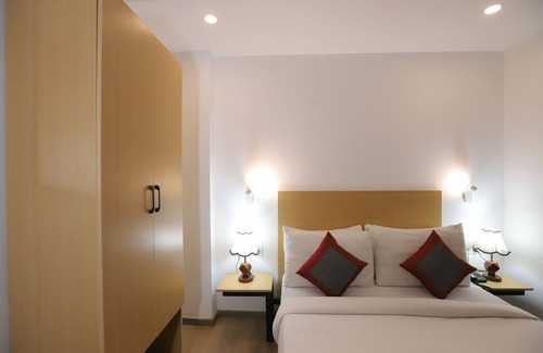 Anand Vihar Hotel | Comfortable Qotel Hotel La Serene with Family-Friendly Amenities