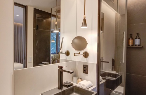Paraiso Hotel | Discover Qoya São Paulo Paulista: 4-Star Retreat with Pool