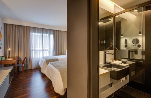 Paraiso Hotel | Discover Qoya São Paulo Paulista: 4-Star Retreat with Pool