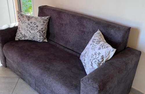 La Consulta Apartment | Pet-Friendly Quí - Comfortable Stays for Every Traveler