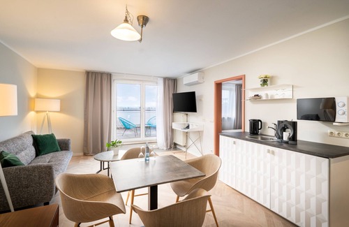 Lechhausen-Ost Hotel | Experience Comfort at QU Hotel Augsburg - 4-Star Retreat