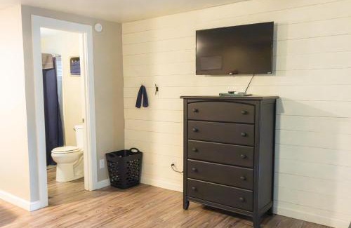 Mead House | Child-Friendly Lake Access Quad-plex - Ideal Family Retreat