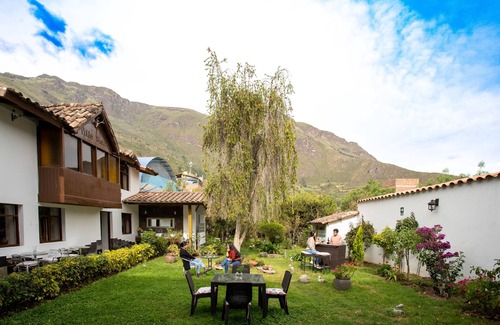 Calca Cottage | Serene Quadruple Room with Valley View and Spa Access