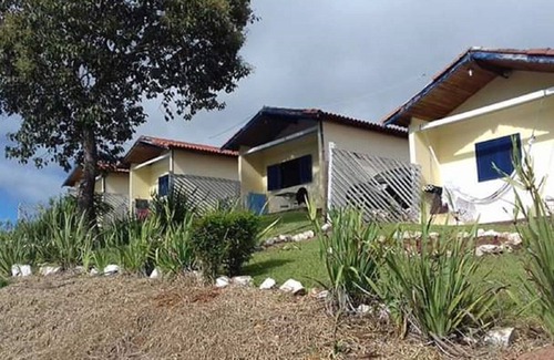 Extrema House | Discover QUADRUPULO CHALET - Your Cozy Getaway Awaits