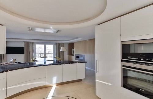 Quartier du Gros-Caillou Apartment | Quai d'Orsay: Modern Interiors with Scenic River Views