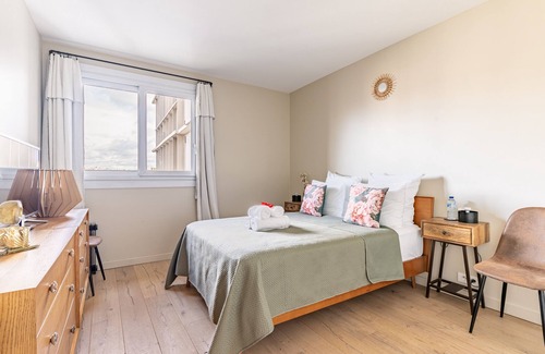 Billancourt–Rives de Seine Apartment | Quai de Seine - Relax by the River with Family Amenities