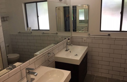 Greenacres House | Relax at Quail Park Pool House in Central Bakersfield