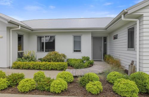 Nukuhau House | Discover Quails Nest - Taupo: Family-Friendly Retreat