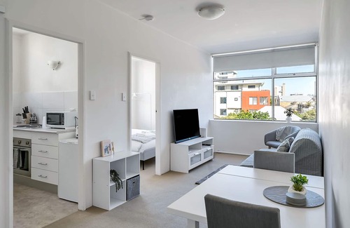Manly Apartment | Inviting 1BD Retreat Steps from Manly Beach's Sand