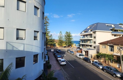 Manly Apartment | Inviting 1BD Retreat Steps from Manly Beach's Sand