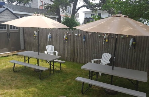 Old Orchard Beach Cottage | Charming 2-Bedroom Cottage with Ocean View and Private Yard
