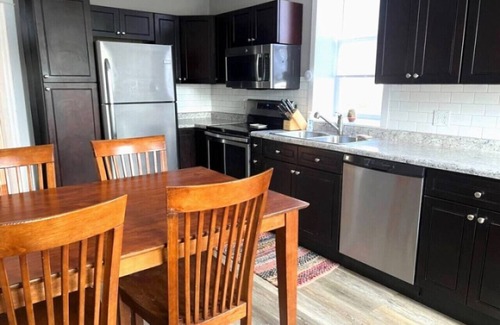 St. Louis Apartment | Cozy 2 Bedroom Flat with Office and Spa Amenities