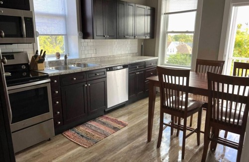 St. Louis Apartment | Cozy 2 Bedroom Flat with Office and Spa Amenities