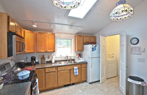Stonington House | Quaint 2-bedroom house with WiFi in charming Stonington, just above the harbor