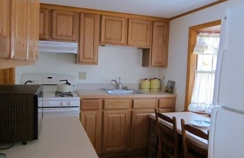 Wellfleet Cottage | Charming 2BR Cottage with Pool in Wellfleet