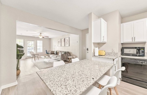 Pleasant Valley Apartment | Stylish 2BR King Suites with Fast WiFi Near Downtown