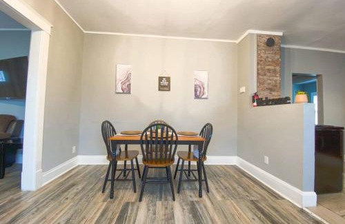 Niagara Falls Apartment | Charming 3BR Retreat Just Minutes from Niagara Falls