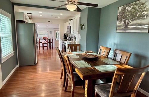 Fairfield House | Pet-Friendly 3BR Home with Lake View & Breakfast Near OBX