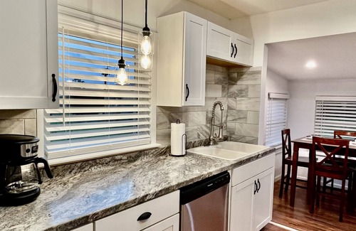 Fairfield House | Pet-Friendly 3BR Home with Lake View & Breakfast Near OBX