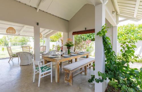 Grand Gaube House | Inviting 4BDR Villa with Pool and Ocean View in Grand Gaube