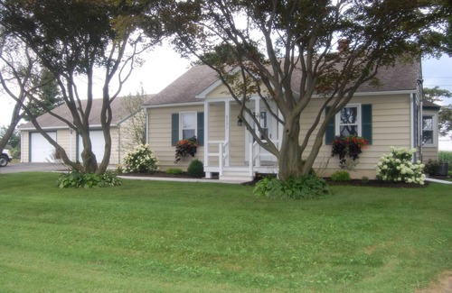 Quarryville Cottage | Family-Friendly White Oak Cottage Near Strasburg with Pool