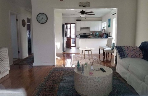 Abingdon Cottage | Cozy Abingdon Cottage with Lake View & Spa Amenities
