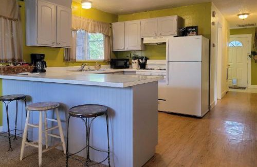 Pear Park House | Cozy Cottage Retreat Near Palisade Wineries & Spa