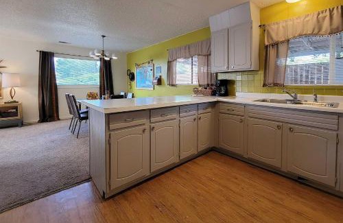 Pear Park House | Cozy Cottage Retreat Near Palisade Wineries & Spa