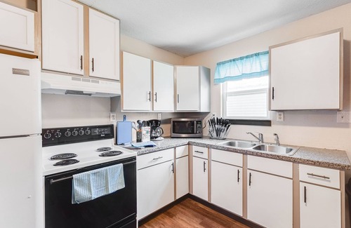 Kokomo Condo | Relaxing Getaway in City of First with Pool and Spa
