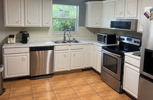 Jacksonville House | Quaint and sweet family getaway home.