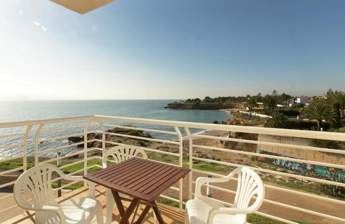 Vinaros Apartment | Cozy Seabeach Apartment with Pool and Family-Friendly Vibes