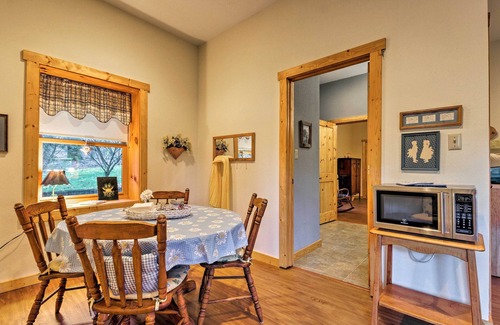 Hampton Apartment | Charming Apt Near Appalachian Trail with Spa & Breakfast