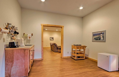 Hampton Apartment | Charming Apt Near Appalachian Trail with Spa & Breakfast