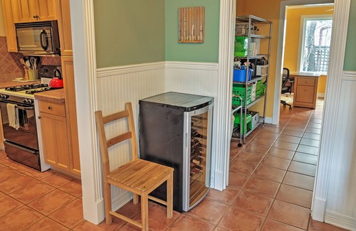 North Loop House | Charming Austin Home with Yard & Easy Downtown Access