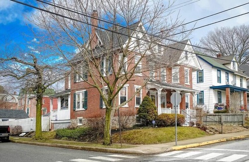 Kennett Square House | Historic Kennett Square Townhome with Family-Friendly Amenities